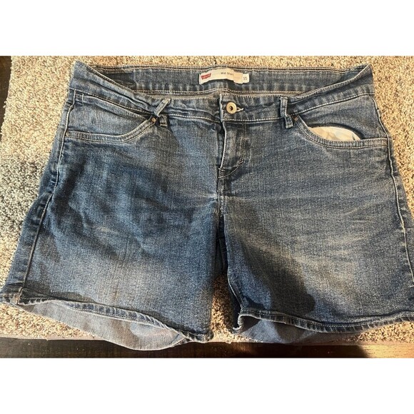 Levi's Jeans Midi Shorts Size 15 - Picture 1 of 3